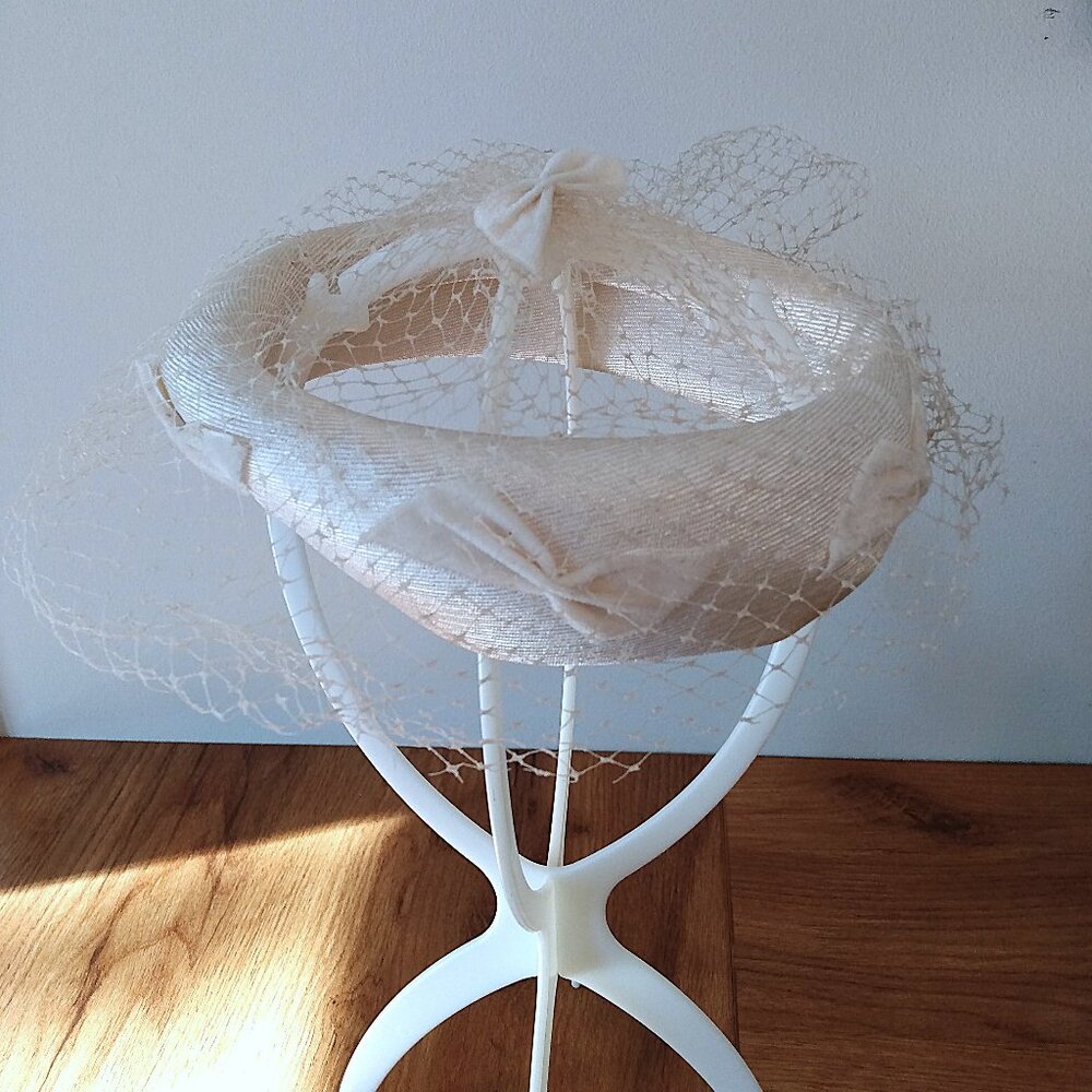 Vintage Open Crown Pillbox Hat with Netting Veiling and Bows Off-White Cream